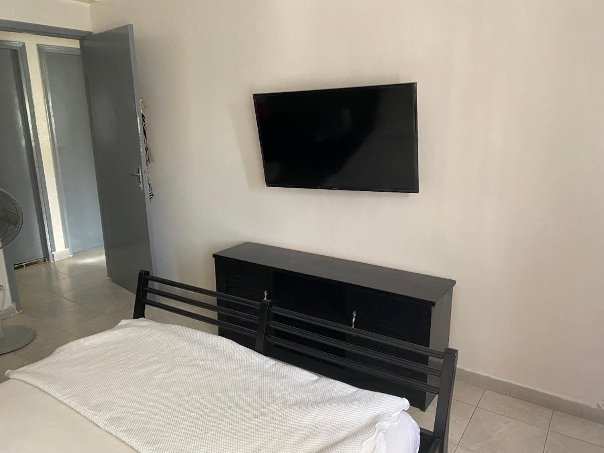 Appartement à Mermoz, nettoyage journalier gratuit Dakar Extérieur photo